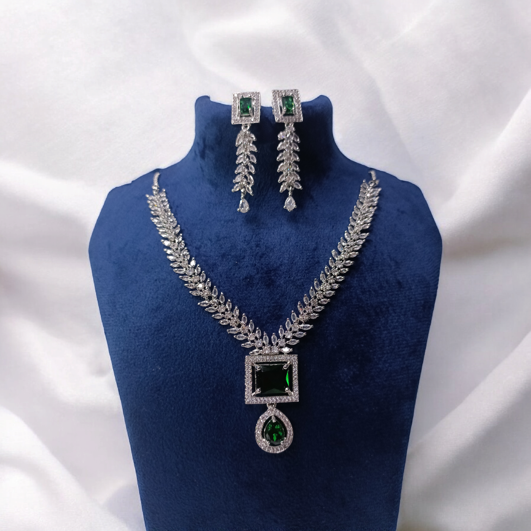 Green Stone Teardrop AD Necklace Set